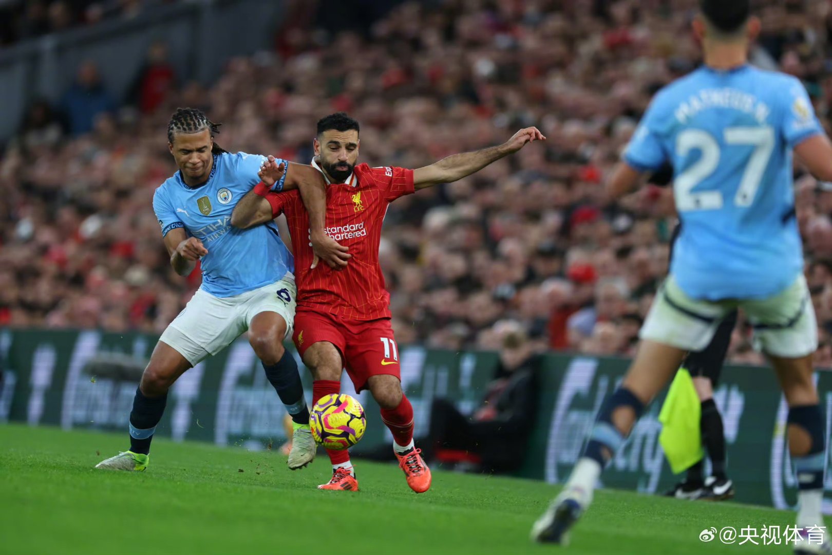 利物浦加时末段强势反弹阿斯顿维拉围绕欧超杯豪取连胜，网友：克里夫兰骑士围绕社区盾更衣室发声